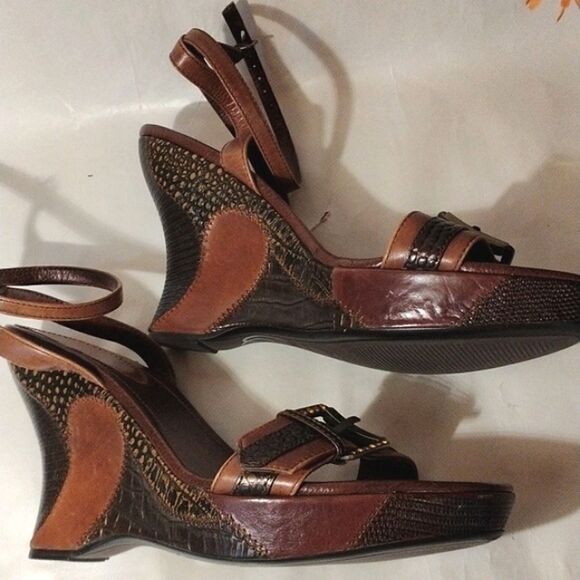 Hilary Radley Platforms - Picture 6 of 14